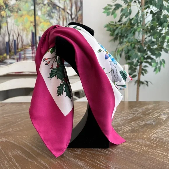 Authentic GUCCI Scarf - Picture 5 of 8